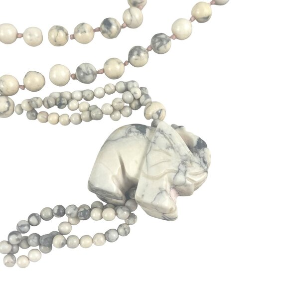 Vintage White Howlite Beaded Necklace With Elephant Pendant  30" Long - Picture 1 of 7